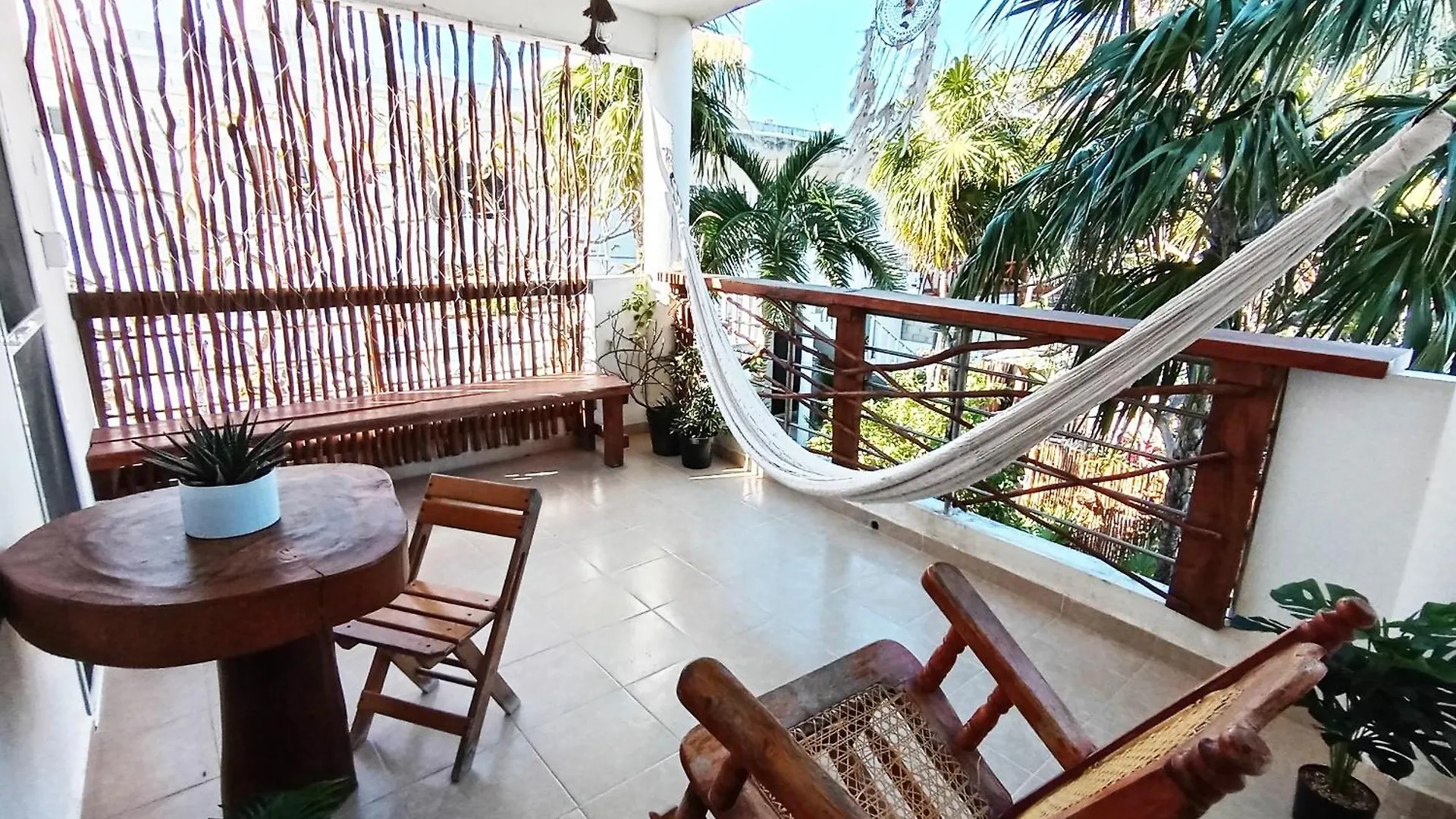 Habitacion Con Terraza Frente Al Parque Isla Holbox Mexico